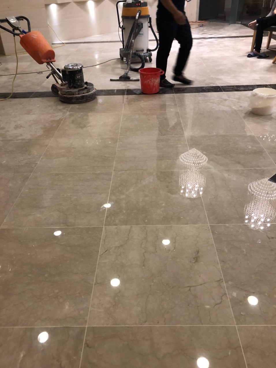 Hóa Chất Đánh Bóng Đá Tự Nhiên Lựa Chọn và Sử Dụng Hiệu Quả