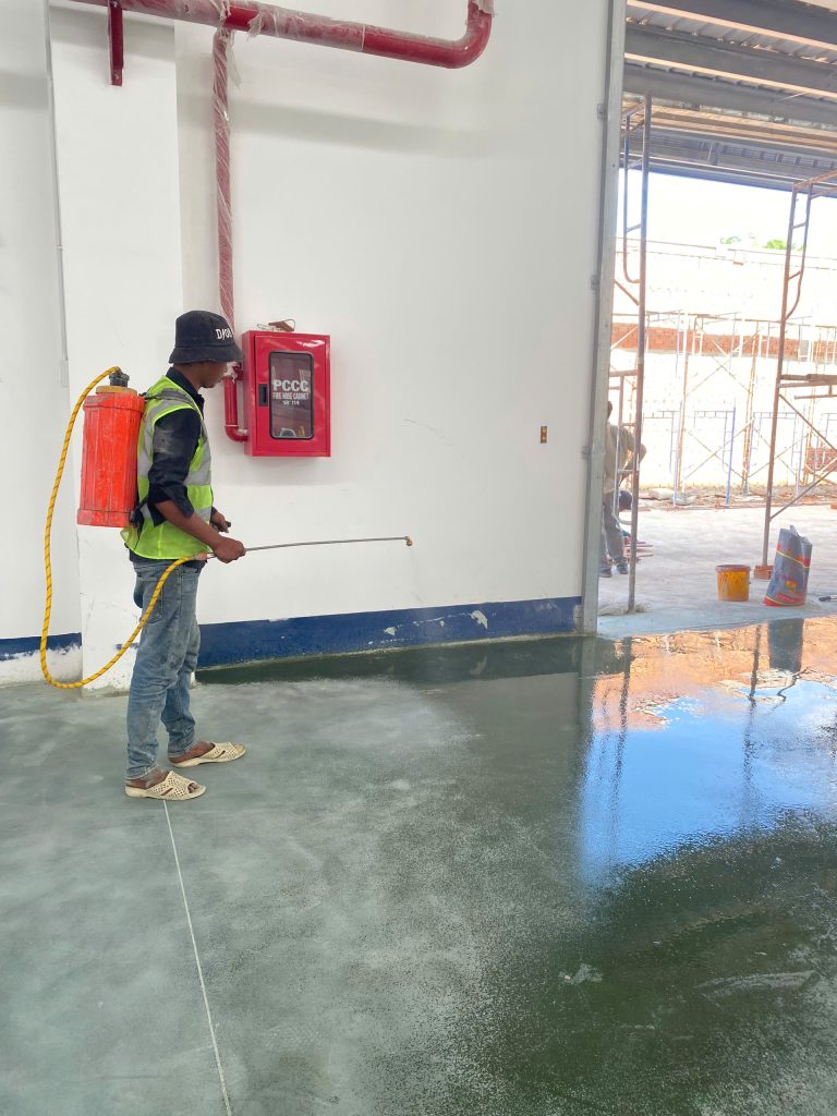 Hướng dẫn sử dụng hóa chất siêu bóng bê tông