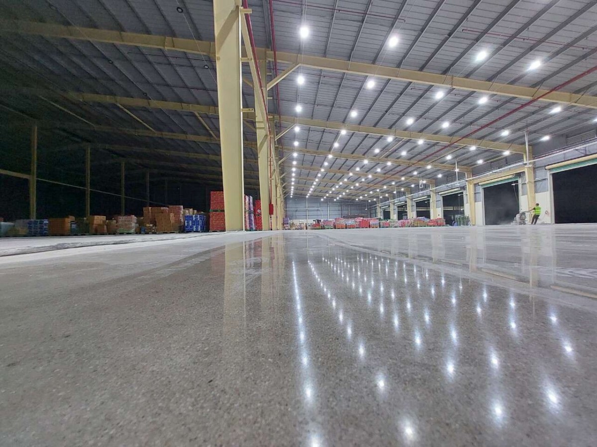 Tìm hiểu quy trình đánh bóng bê tông chuẩn mài – densify – polish – seal